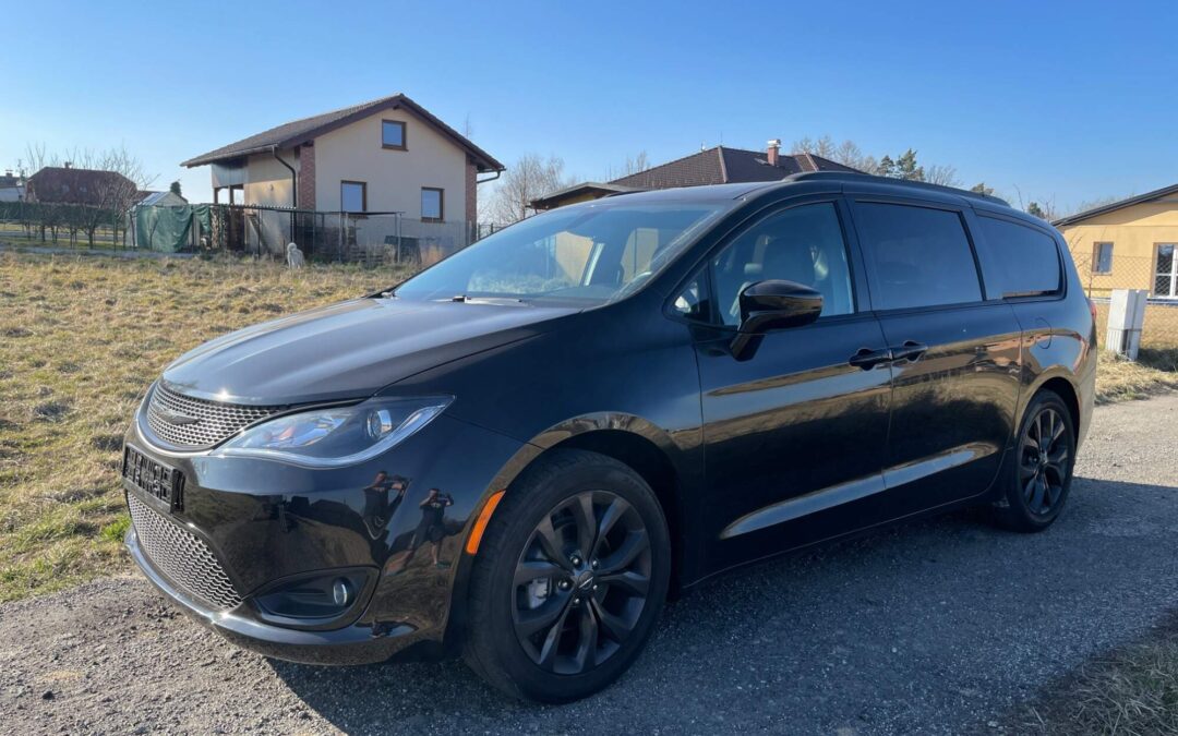 Chrysler Pacifica Touring 2019