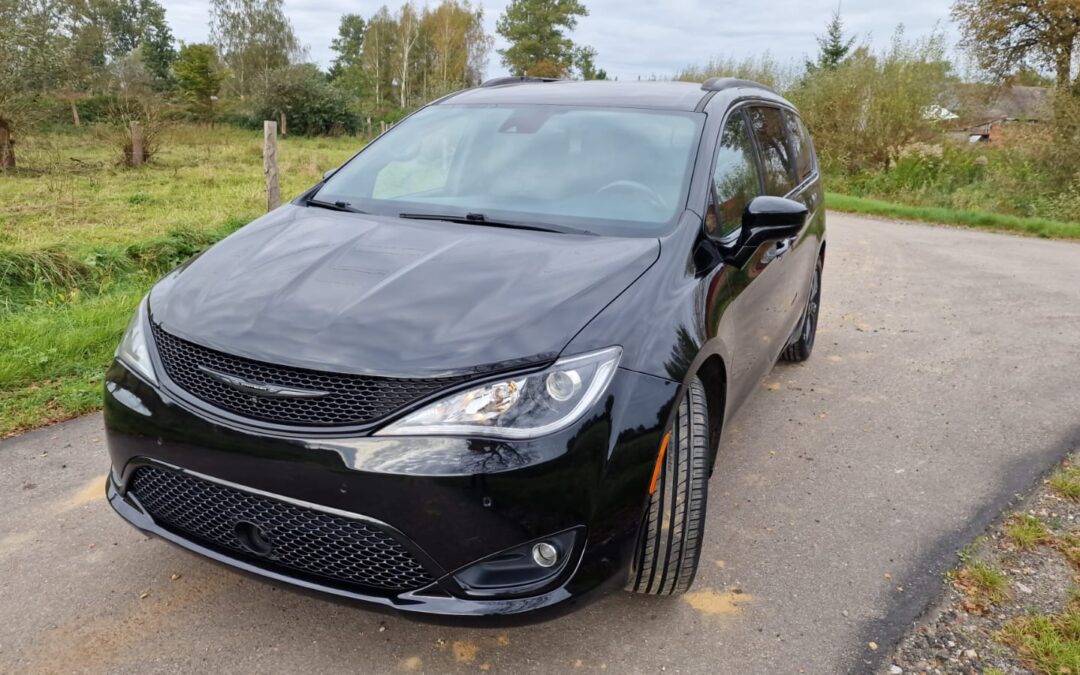 Chrysler Pacifica S 2019